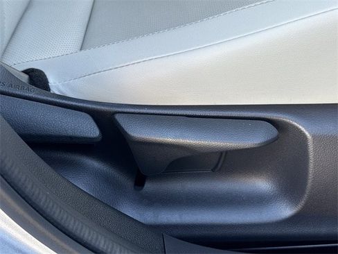 Used 2024 Toyota Prius Limited image 30