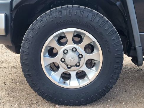 Used 2012 Toyota FJ Cruiser 4WD w/ Upgrade Pkg image 10