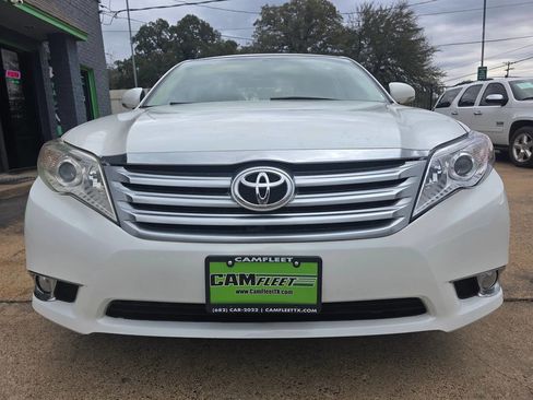 Used 2011 Toyota Avalon Limited image 5