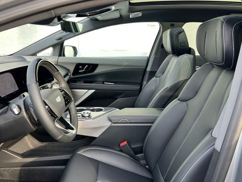 New 2026 Cadillac Optiq Luxury 1 image 9