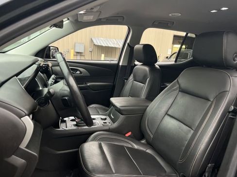 Used 2020 Chevrolet Traverse RS image 13