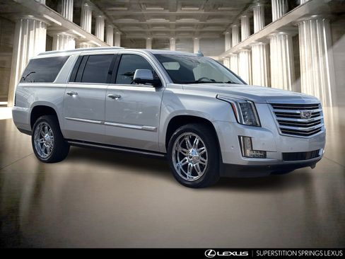 Used 2020 Cadillac Escalade ESV Platinum image 2