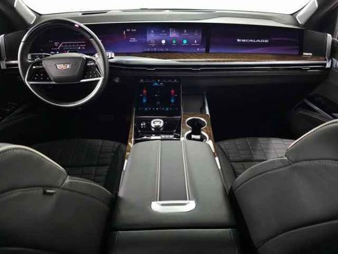 Certified 2025 Cadillac Escalade Sport Platinum w/ LPO, ONYX Package image 18