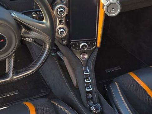 Used 2018 McLaren 720S image 9