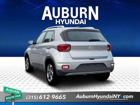 New 2026 Hyundai Venue SEL FWD image 5