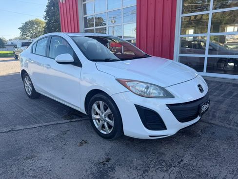 Used 2011 MAZDA MAZDA3 i Touring FWD image 2