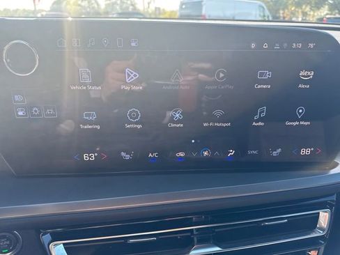 Certified 2025 Chevrolet Traverse LT image 4