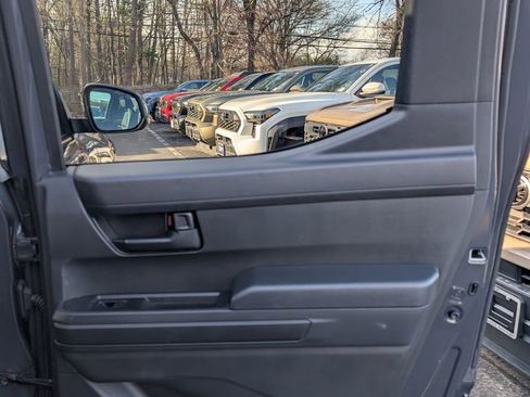 Certified 2024 Toyota Tacoma SR5 AWD/4WD image 16