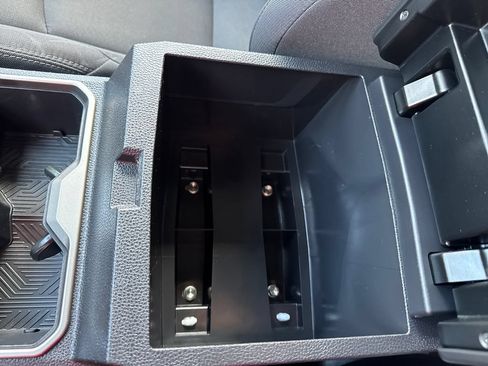 Certified 2025 Toyota Tacoma SR5 AWD/4WD image 25