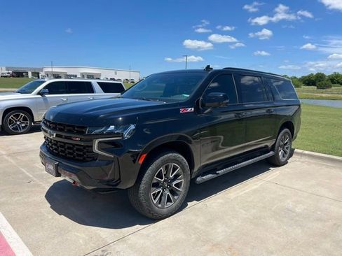 Used 2024 Chevrolet Suburban Z71 w/ Luxury Package AWD/4WD image 1