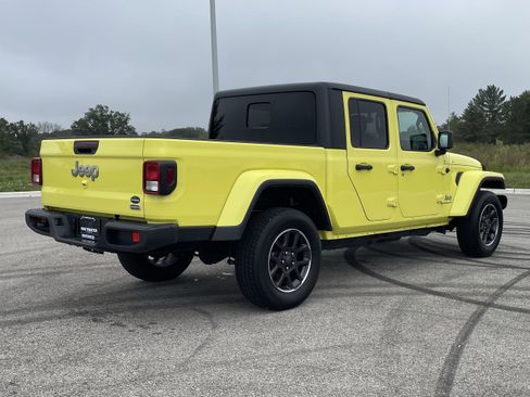 Used 2023 Jeep Gladiator Overland image 25