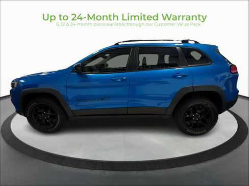 Used 2022 Jeep Cherokee Latitude w/ Sun & Sound Group AWD/4WD image 4