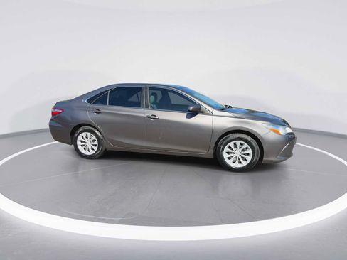 Certified 2016 Toyota Camry LE FWD image 9
