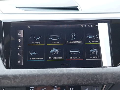 New 2026 Audi RS e-tron GT Base image 23