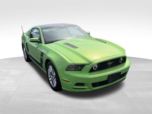 Used 2014 Ford Mustang GT Premium RWD image 7