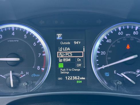 Used 2019 Toyota Highlander SE w/ Nightshade Edition AWD/4WD image 21