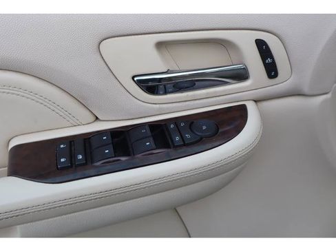 Used 2007 Cadillac Escalade AWD w/ Information Package image 12