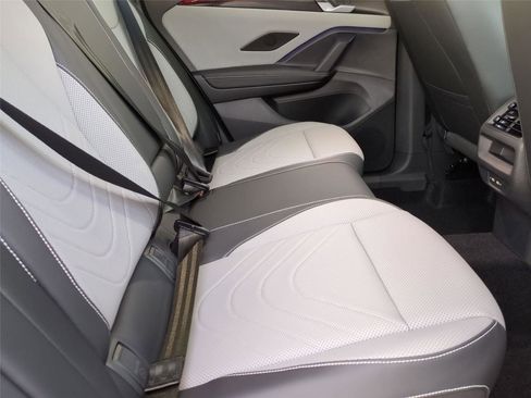 New 2026 Volkswagen Tiguan SE R-Line AWD/4WD image 18