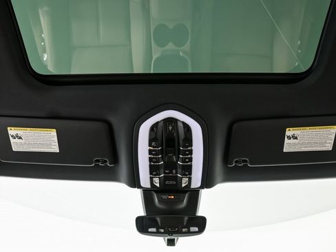 New 2026 Porsche Macan image 20