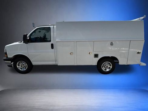 Used 2019 GMC Savana 3500 w/ Power Convenience Package RWD image 4