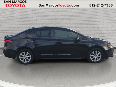 Used 2022 Toyota Corolla LE FWD image 5