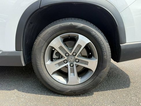 Used 2025 Honda Pilot EX-L image 9
