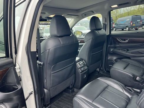 Used 2025 Subaru Ascent Touring w/ Popular Package #1 AWD/4WD image 16