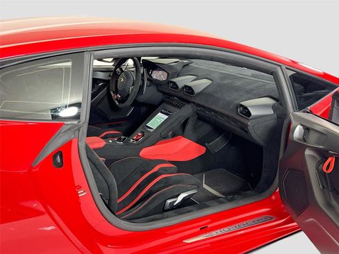 Used 2022 Lamborghini Huracan STO image 29