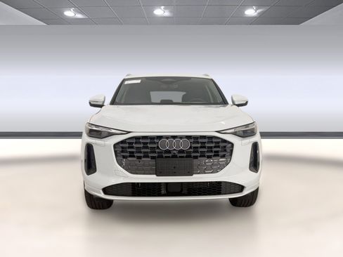 Certified 2025 Audi Q5 Premium w/ Convenience Package AWD/4WD image 5