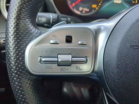 Used 2022 Mercedes-Benz GLC 300 image 24