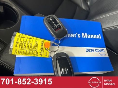 Used 2024 Honda Civic Touring image 15