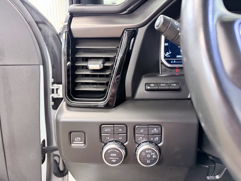 Used 2024 GMC Sierra 2500 AT4 w/ AT4 Premium Plus Package AWD/4WD image 39