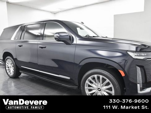 Used 2024 Cadillac Escalade ESV Premium Luxury image 1