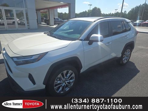 Used 2022 Toyota RAV4 XLE Premium FWD image 1