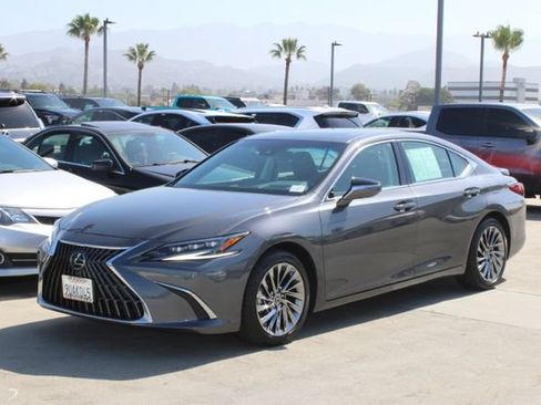 Certified 2025 Lexus ES 300h w/ Accessory Package (Z2) FWD image 3