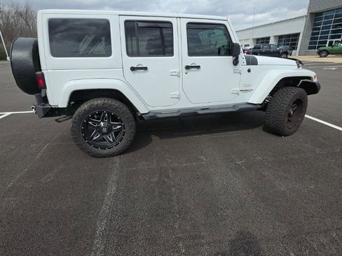 Used 2012 Jeep Wrangler Unlimited Sahara w/ Connectivity Group image 7