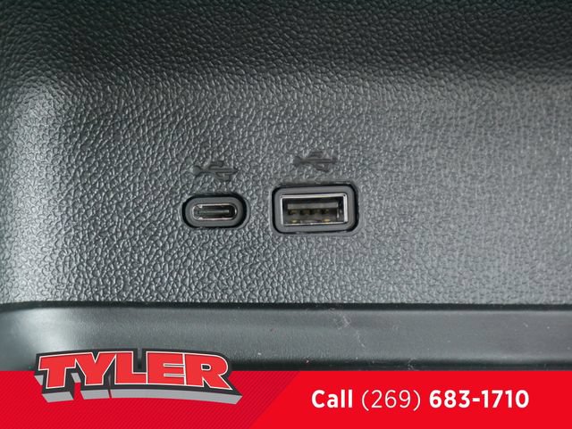 New 2027 Chevrolet Traverse LT w/ LPO, Floor Liner Package AWD/4WD image 31
