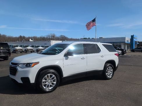 Used 2021 Chevrolet Traverse LS w/ LPO, Floor Liner Package FWD image 2
