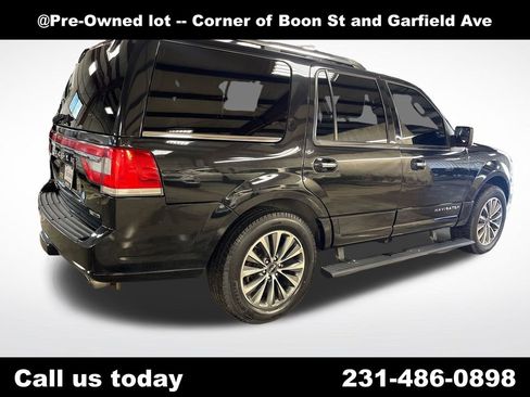 Used 2015 Lincoln Navigator 4WD image 5