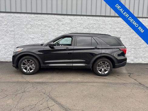 Used 2025 Ford Explorer Active w/ Active Comfort Package image 1