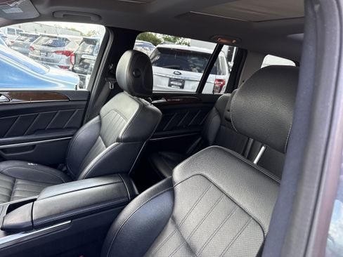 Used 2013 Mercedes-Benz GL 450 4MATIC image 5