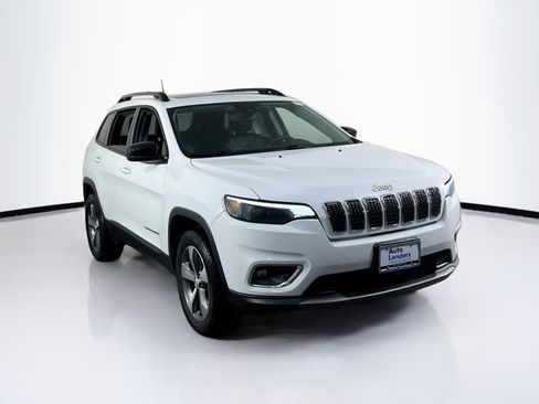 Used 2022 Jeep Cherokee Limited w/ Mopar Interior Package image 3