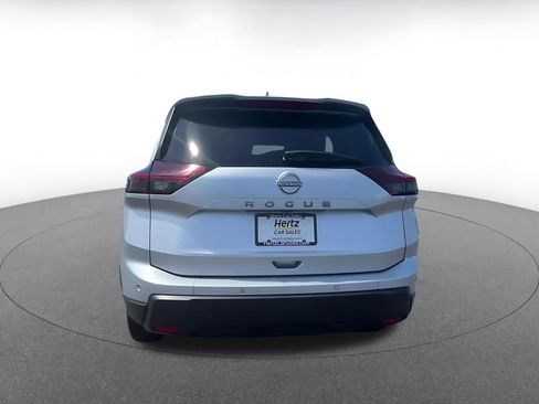 Used 2025 Nissan Rogue SV FWD image 12