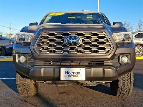 Certified 2023 Toyota Tacoma TRD Off-Road image 3