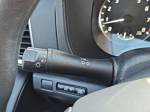 Certified 2024 Nissan Frontier SV w/ Technology Package image 23