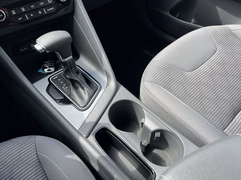 Used 2019 Kia Niro LX image 23