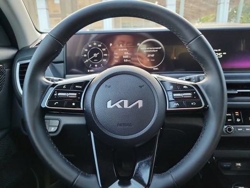 Used 2025 Kia Seltos EX w/ EX Sunroof Package FWD image 13