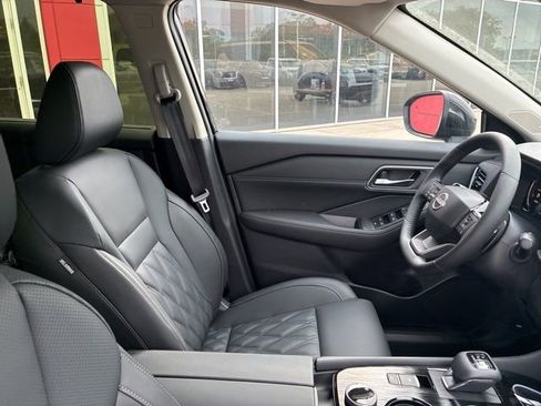 New 2026 Nissan Rogue Platinum AWD/4WD image 10