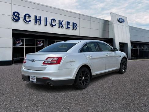 Used 2019 Ford Taurus Limited FWD image 3