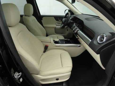 Certified 2023 Mercedes-Benz GLB 250 image 20